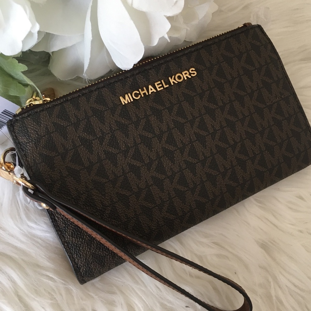 Mk Jet Set Double Zipper brown signature wallet